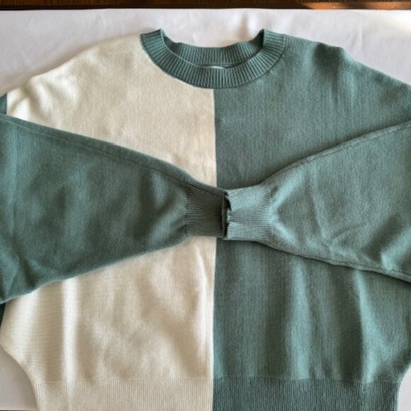 NWT Women's Crew Neck Long Sleeve Sweater Size M - Picture 2 of 10